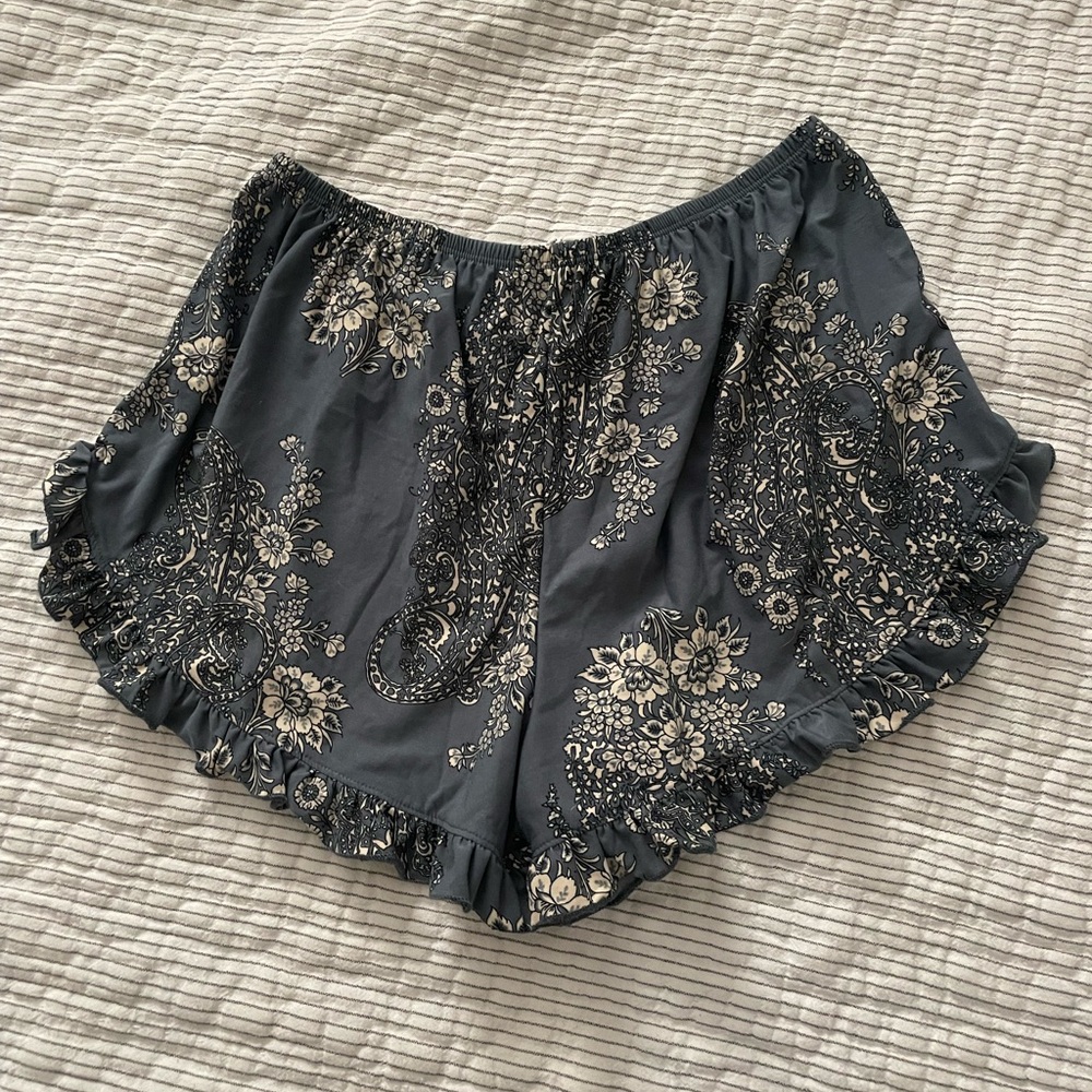 Floral Print Ruffle Hem Shorts